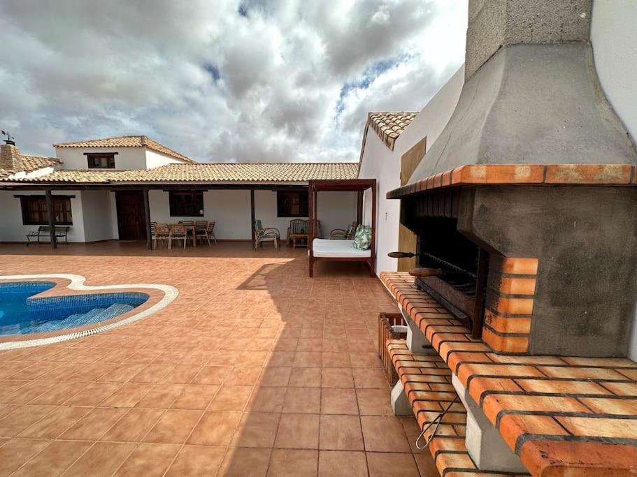 Villa With Pool In The Centre Of Fuerteventura Antigua  Exterior photo